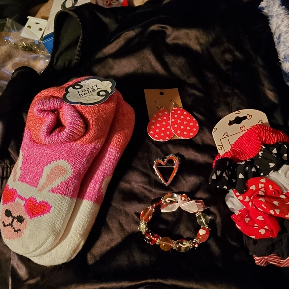 Valentine's Day Jewelry And Accessories - Picture 1 of 10